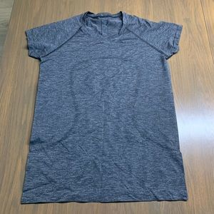 NWOT Lululemon swiftly t shirt